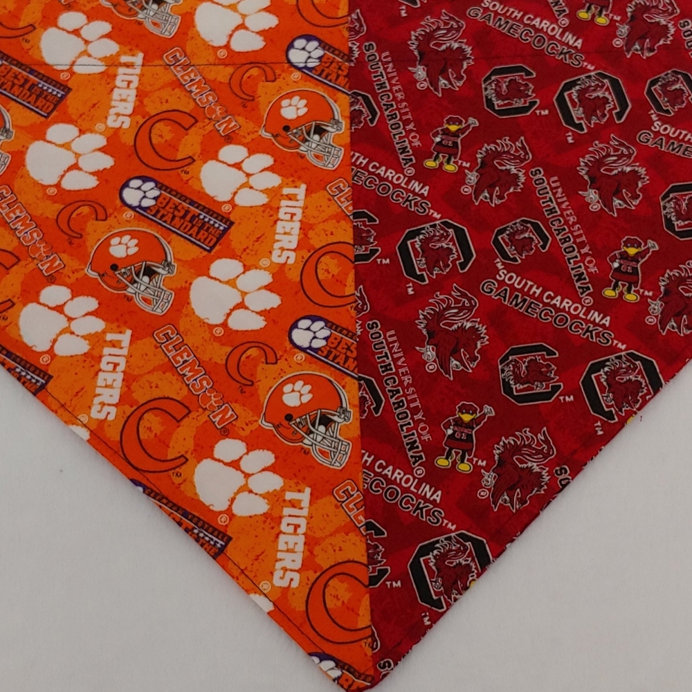 Home Made House divided Paws & Gamecocks dog bandana large - Picture 6 of 6